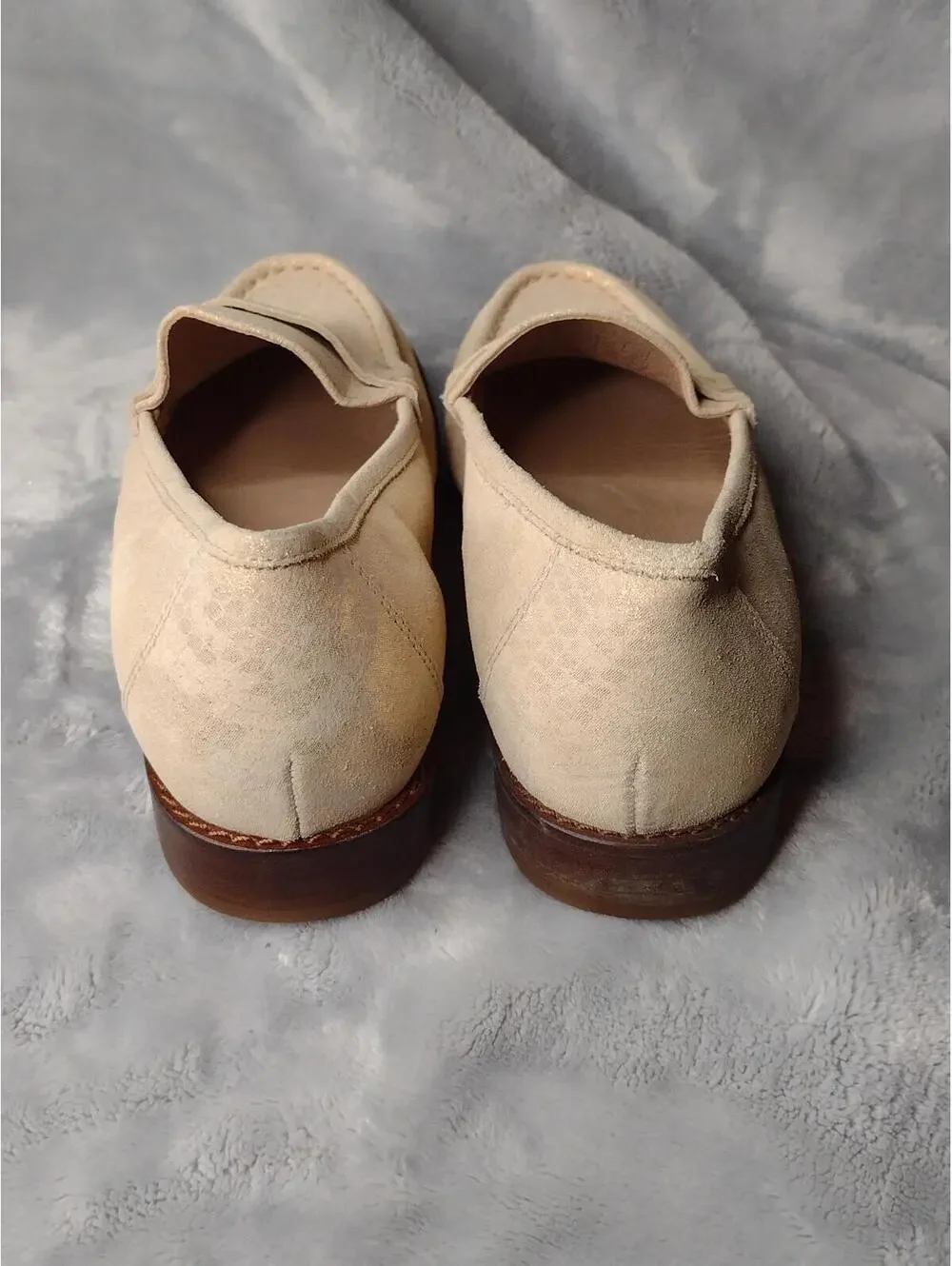 NWOT Vionic Women's Gold Leather/Waverly Loafers Size 5